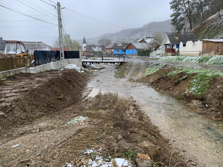 Au fost finalizate lucrările de întreținere a râului Rohia