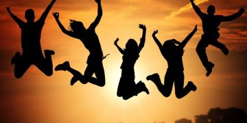 2 mai. Azi sărbătorim Ziua naţională a tineretului