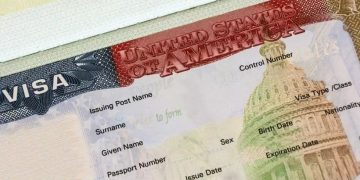 Departamentul de Securitate Naţională al Statelor Unite a luat decizia de a reconsidera includerea României în programul Visa Waiver