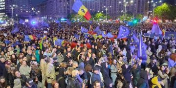 Impresionant miting pro-Europa în Bucureşti / Apel la ieşirea la vot