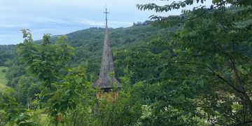 Pogorârea Focului care nu arde, ci luminează…