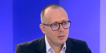 Hopa, hopa! Un mare fan le dă peste nas lui Dan și Bolojan!