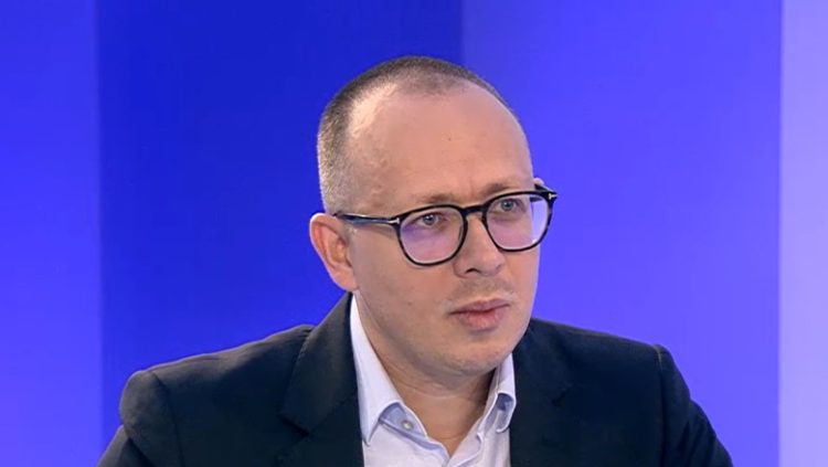 Hopa, hopa! Un mare fan le dă peste nas lui Dan și Bolojan!