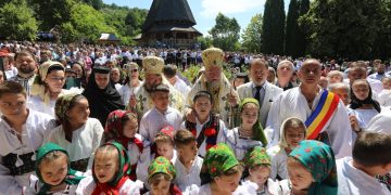 Zi de mare sărbătoare la Bârsana. GALERIE FOTO