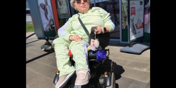 „Vreau să trăiesc în siguranță!” – Apel disperat al unei femei cu dizabilități din Baia Mare: „Tăcerea nu mai e o opțiune”