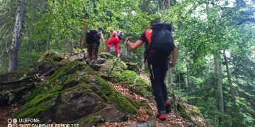 Intervenţie de aproape şase ore a salvamontiştilor şi poliţiştilor de frontieră pentru recuperarea a doi cetăţeni ucraineni din Munţii Maramureşului