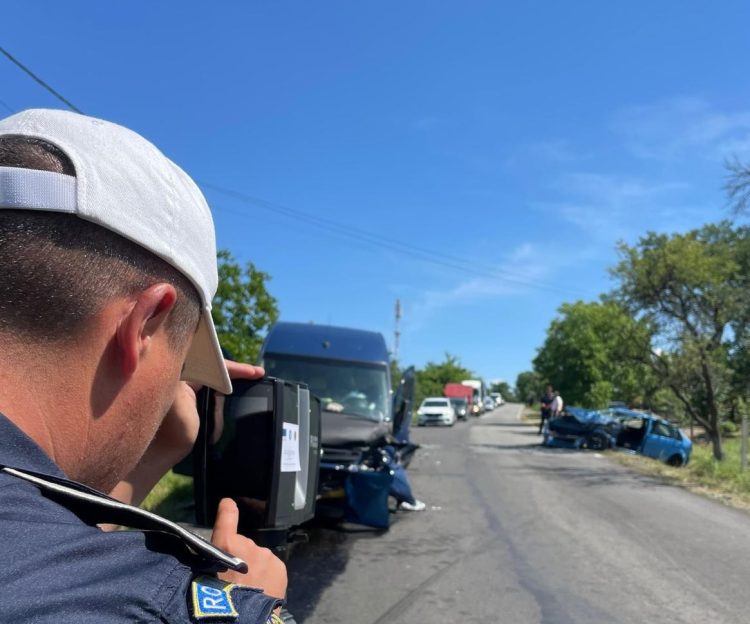 Polițiștii explică cum s-a produs accidentul rutier de la Cărbunari. Trei persoane au ajuns la spital