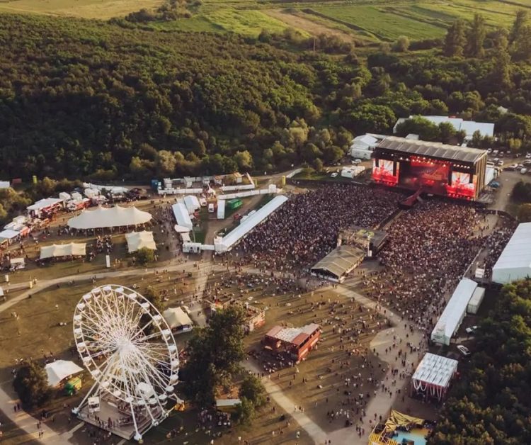 Inedit.  Electric Castle oferă intrare pe viață copiilor concepuți la festival