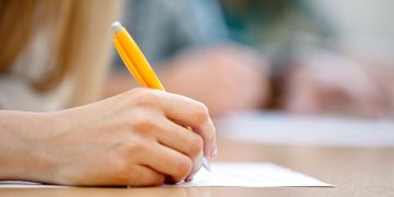 O tânără din Borșa a fost exmatriculată din Școala de Poliție, după ce verificările au relevat că în trecut a încercat să fraudeze examenul