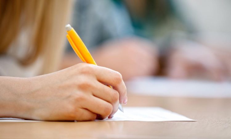 O tânără din Borșa a fost exmatriculată din Școala de Poliție, după ce verificările au relevat că în trecut a încercat să fraudeze examenul