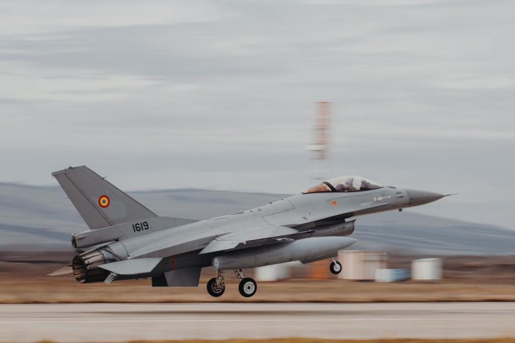 Alertă în România după ce avioane ucrainene au intrat în spațiul aerian în Maramureș și Suceava. Aeronave de luptă F-16 și Eurofighter, ridicate de la sol