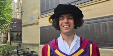 Un român devine Doctor în Inteligență Artificială la Universitatea Manchester