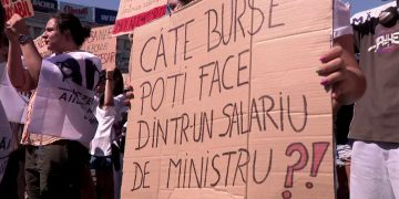 Studenții condamnă scăderea fondului pentru burse, anunțată de Guvern: „Limitează şi mai mult accesul la studii superioare”