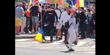 Jandarmeria Bucureşti demontează un fake-news viral cu un jandarm care ar călca intenţionat drapelul