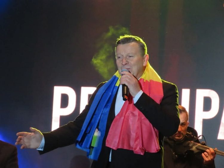 Aurel Tămaș, cap de afiș la un regal folcloric de neuitat, în Cetatea Fisculașului – Sisești, Maramureș