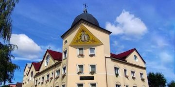Surorile Baziliene din Baia Mare, la hramul Mănăstirii „Sfânta Macrina” din Cluj. Liturghia arhierească va fi transmisă la Radio Maria