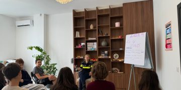 Polițiștii Biroului Siguranță Școlară sunt alături de copii, în cinci tabere