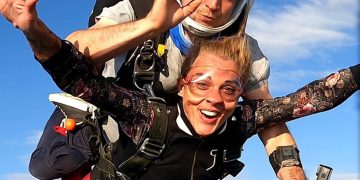 Salturi în tandem cu parașuta la Aeroclubul Baia Mare