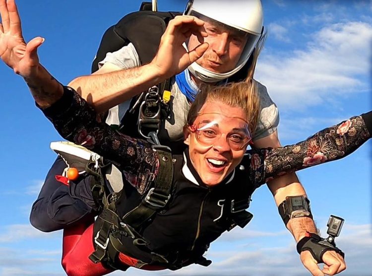 Salturi în tandem cu parașuta la Aeroclubul Baia Mare