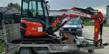 Un trailer și un utilaj, căutate de autoritățile din Austria, descoperite de polițiștii de frontieră la Ieud