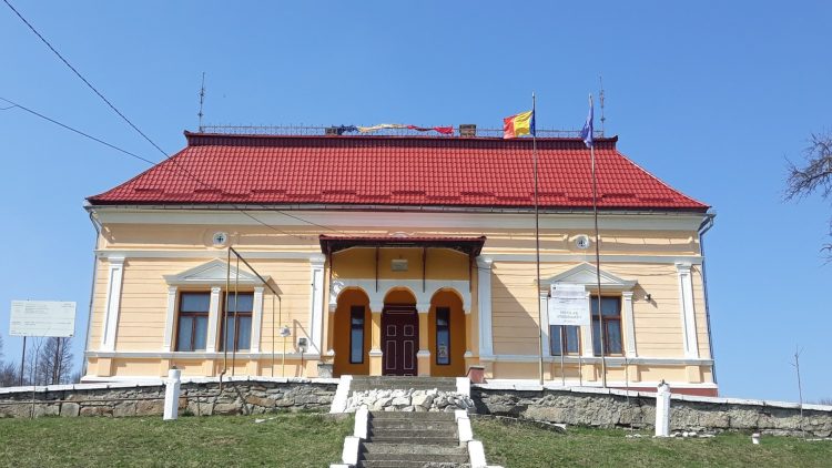 Târgu Lăpuș: Scandal în jurul comasării școlilor. „Nicolae Steinhardt” riscă să-și piardă personalitatea juridică