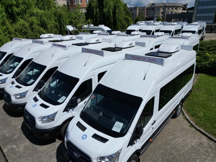 Microbuze electrice de 12,7 milioane de euro în Maramureș: investiție pentru viitor sau afacere controversată?