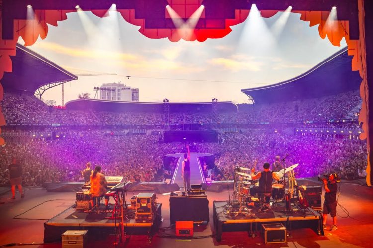 Paraziții și Vama s-au retras de la Untold 2025. Care sunt motivele invocate de cele două trupe