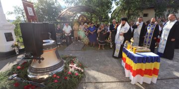 Au fost sfințite clopotele Parohiei Ortodoxe Asuaju de Jos