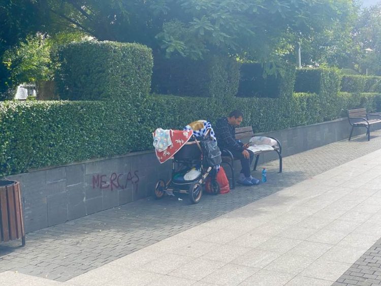 Bine măcar că nu avem viitor…