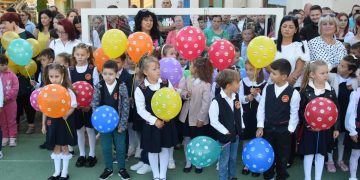 „Primul ghiozdan” – un deceniu de sprijin pentru copiii Maramureșului