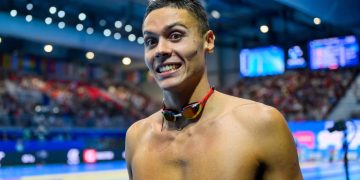 David, înotătorul care înoată prin noi…