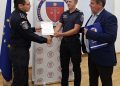 Recunoștință pentru curaj și devotament. Diplomă de Merit pentru agent principal de poliție Ioan Hera, din cadrul Sectorului Poliției de Frontieră Poienile de Sub Munte