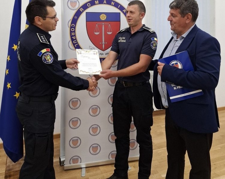 Recunoștință pentru curaj și devotament. Diplomă de Merit pentru agent principal de poliție Ioan Hera, din cadrul Sectorului Poliției de Frontieră Poienile de Sub Munte