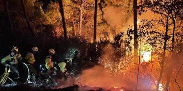 Pompierii români acţionează într-o regiune din Spania grav afectată de incendiile de vegetaţie