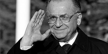 Ion Iliescu va fi înmormântat joi, 7 august, zi declarată de doliu național în România
