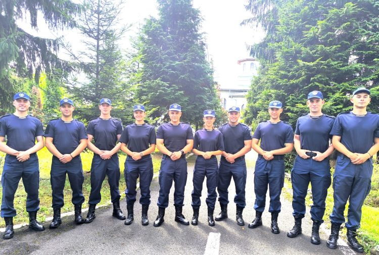 10 elevi ai școlilor militare fac practică la Jandarmeria Maramureș