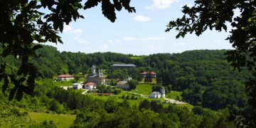 Prima ediție a Pelerinajului Tinerilor, de la Mănăstirea Rohia la Mănăstirea Nicula