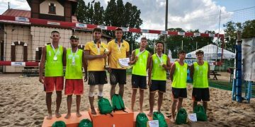 Noii jucători ai echipei Știința Explorări Baia Mare, medaliați la CN de volei pe plajă U20