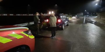 Doi ucraineni de 23 și 31 ani rătăciți în munți au fost găsiți și coborâți în siguranță de salvamontiști și polițiști de frontieră