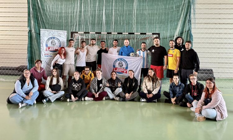 Fotbalul unește generațiile la început de an universitar la CUNBM