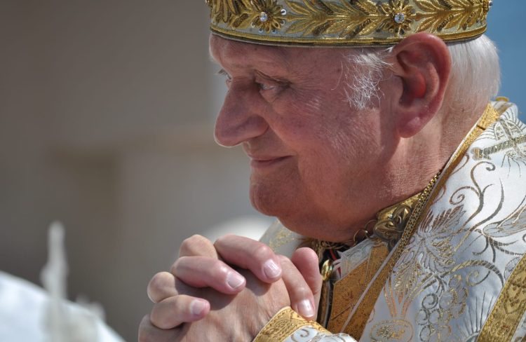 CARDINALUL LUCIAN – o viață în slujba lui Dumnezeu