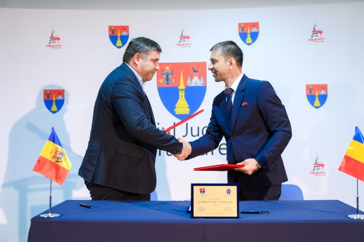 Prin semnarea oficială a acordurilor de cooperare, Maramureșul s-a înfrățit cu 3 noi raioane din Republica Moldova