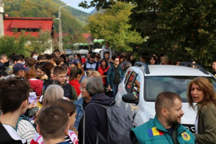 Peste 20.000 de voluntari, majoritatea elevi și profesori, au participat la „Let’s Do It, Romania!” în Maramureș