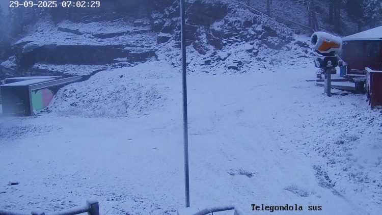 La sfârșit de septembrie ploi, frig și ninsori la Borșa