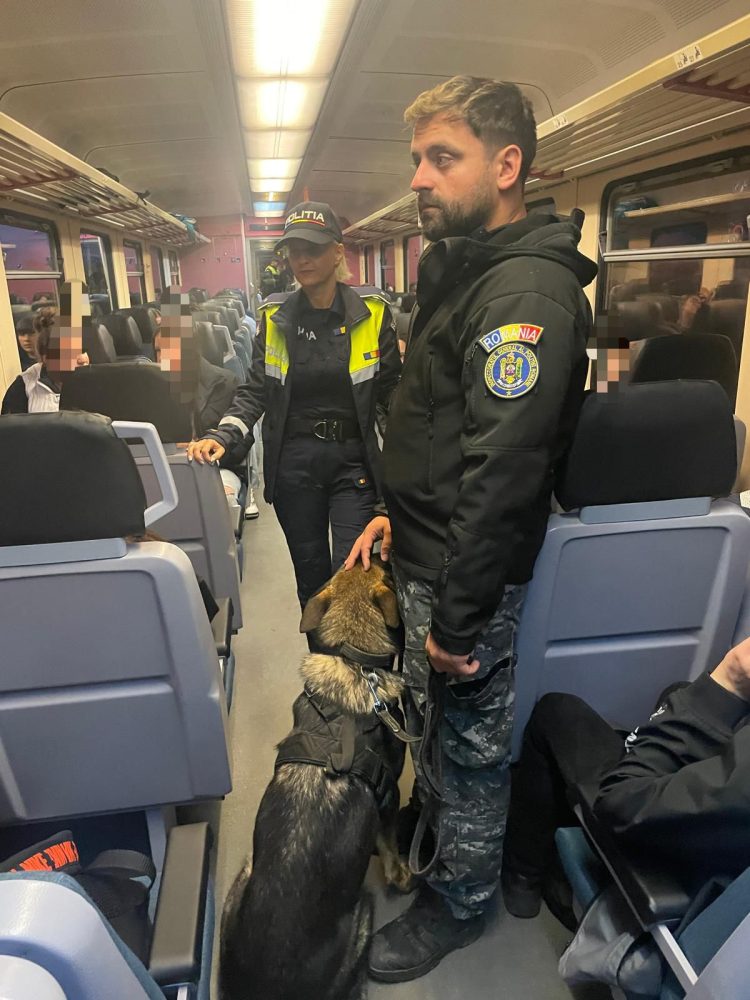 80 de elevi legitimați în trenurile de călători și ghiozdane mirosite de Nyx și Gam