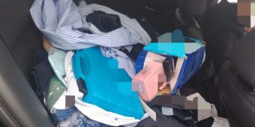 Un bărbat din Ialomița a venit în Baia Mare să vândă îmbrăcăminte contrafăcută. Polițiștii l-au surprins în flagrant delict