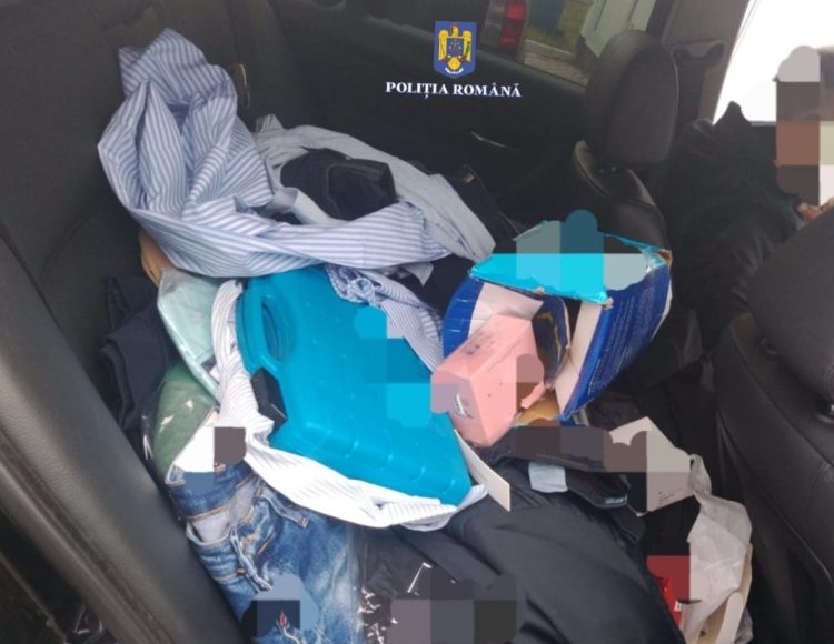 Un bărbat din Ialomița a venit în Baia Mare să vândă îmbrăcăminte contrafăcută. Polițiștii l-au surprins în flagrant delict