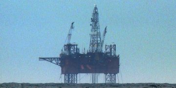 Avioane de vânătoare ruseşti au pătruns în zona de securitate a unei platforme de foraj din Marea Baltică