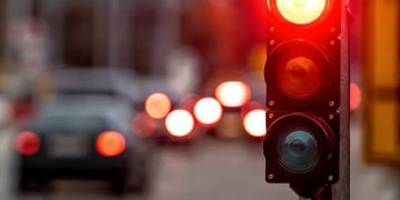 A pătruns în intersecție pe roșu, apoi a fost condus la spital pentru prelevarea mostrelor biologice de sânge