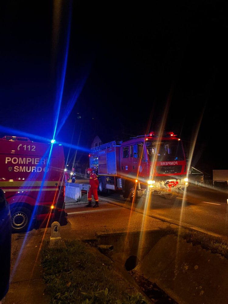 ACTUALIZARE: Accident la Lăpușel. Un TIR a ajuns în șanț